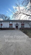 Building Photo - 535 Oak St