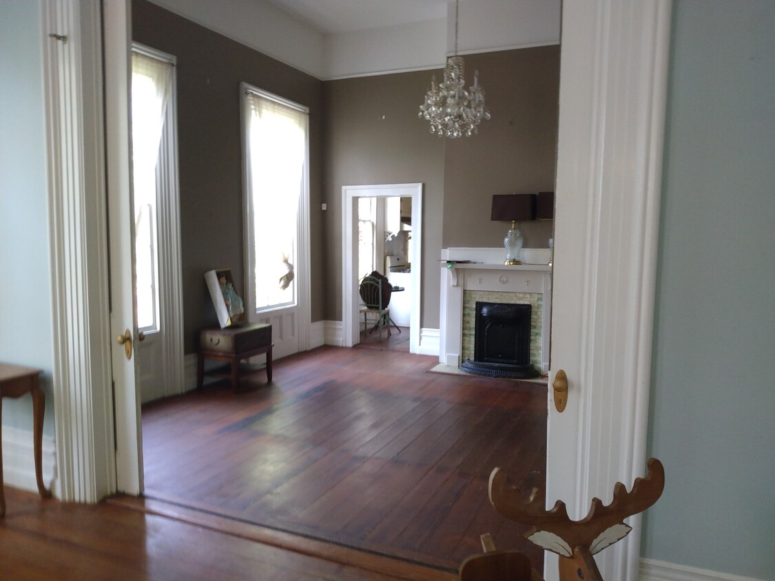 large living/dining - 103 Centreville St