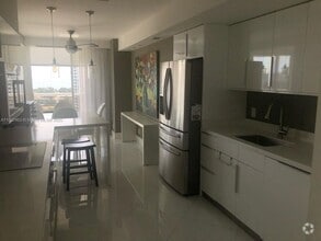 Building Photo - 3640 Yacht Club Dr