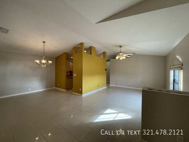 Foto del edificio - 611 Americana Blvd NE