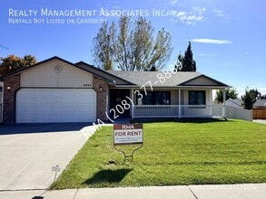 Building Photo - 2807 Mink Pl
