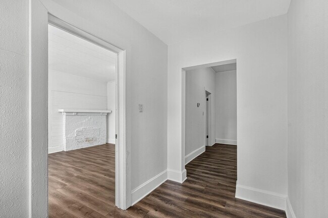 Building Photo - 813 S Jefferson Ave