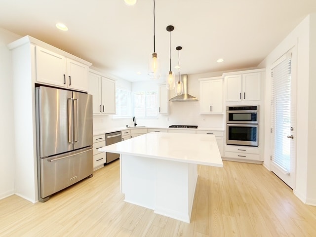 Building Photo - 2446 NE Athlon Ct