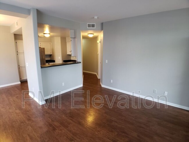Building Photo - 1010 S Yampa St