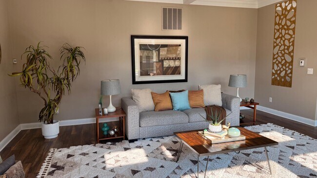 Foto del edificio - 7929 Fargo Ln