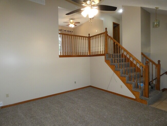 Building Photo - Beautiful Home in Smithville!