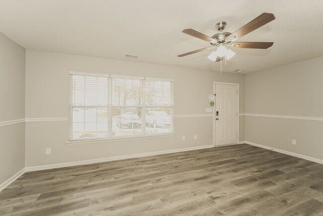 Building Photo - 5966 Cougar Ln