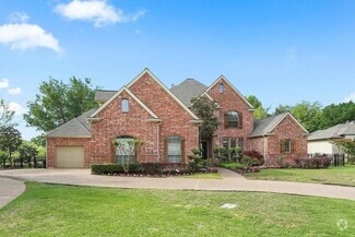 Building Photo - 3103 River Bend Dr
