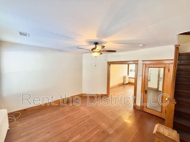 Photo - 814 Longfellow St NW House