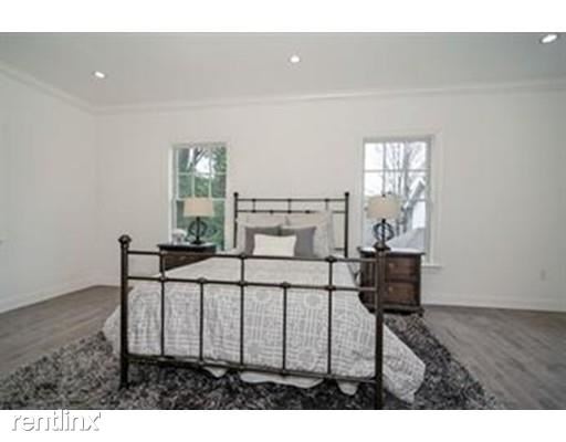 Foto del edificio - 4 br, 2.5 bath Townhome - 12 Ackers Ave