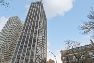 Building Photo - 2650 N Lakeview Ave