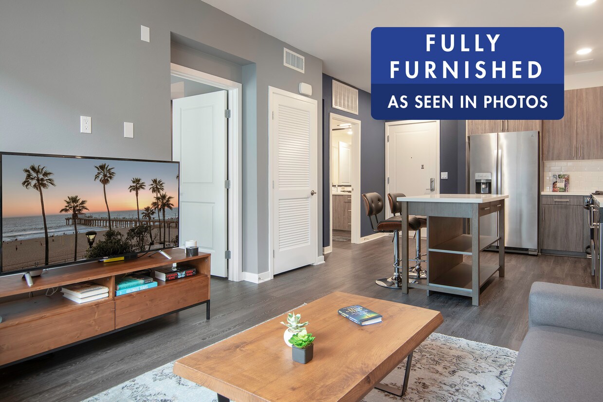 Foto principal - 5975 W Centinela Ave