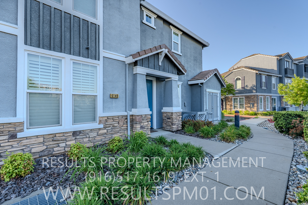 Foto principal - Beautiful Townhome in Rocklin Available Now!
