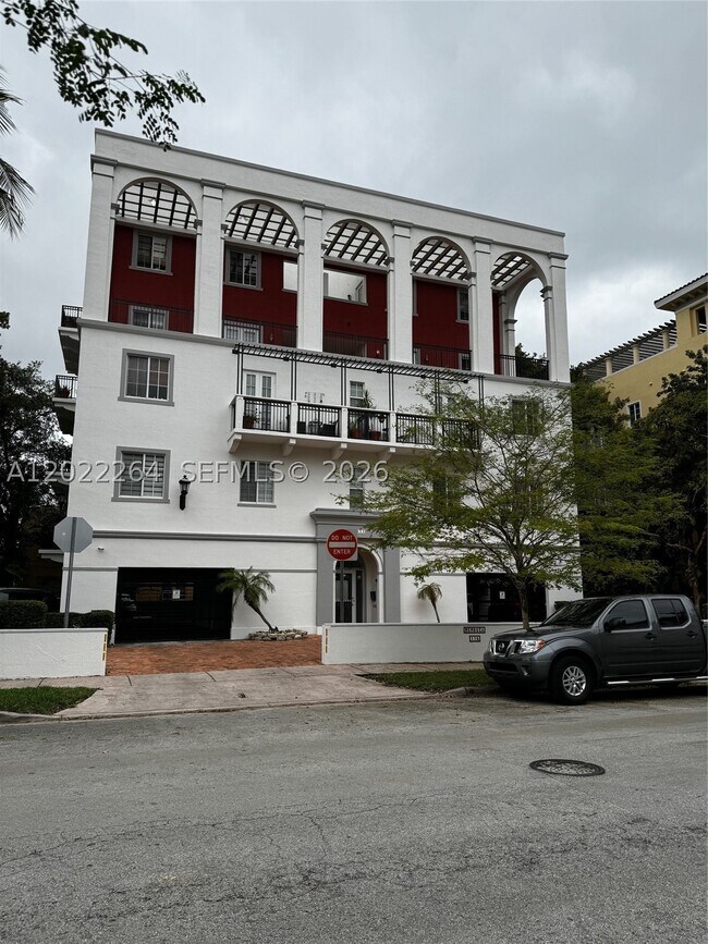 Building Photo - 115 Mendoza Ave
