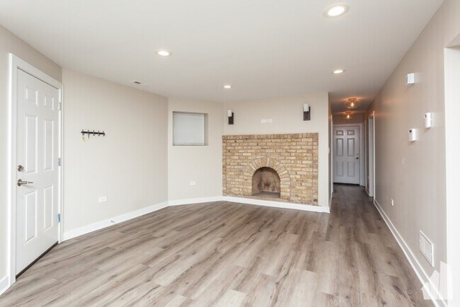 Building Photo - 2722 N Monticello Ave