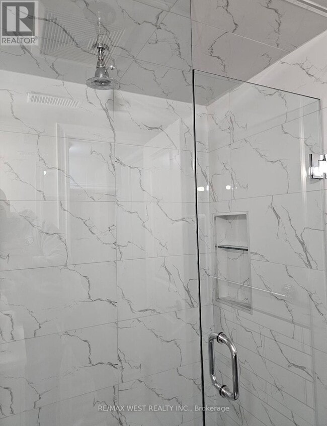 Building Photo - 77 Murrie St