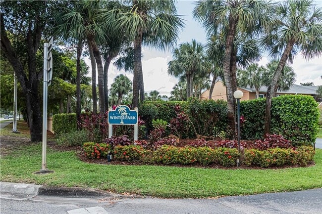 Building Photo - Bright & Spacious First-Floor Condo in Winterpark – Naples Living at Its Best!