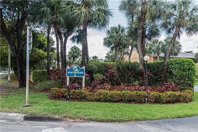 Foto del edificio - Bright & Spacious First-Floor Condo in Winterpark – Naples Living at Its Best!