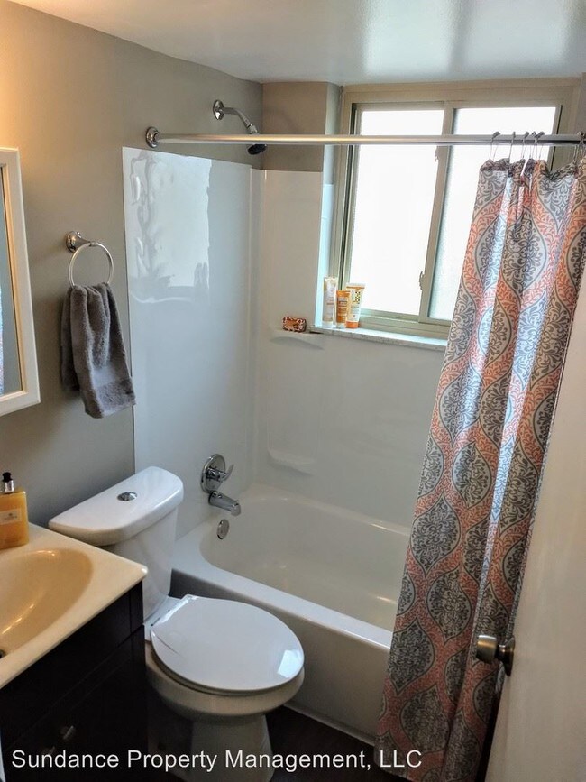 Foto del edificio - 6349-6352 Montgomery Rd