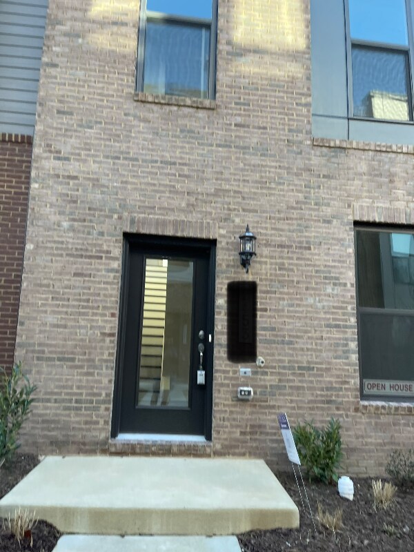 2453 Liberty Lp, Herndon, VA 20171 Townhome Rentals in Herndon VA