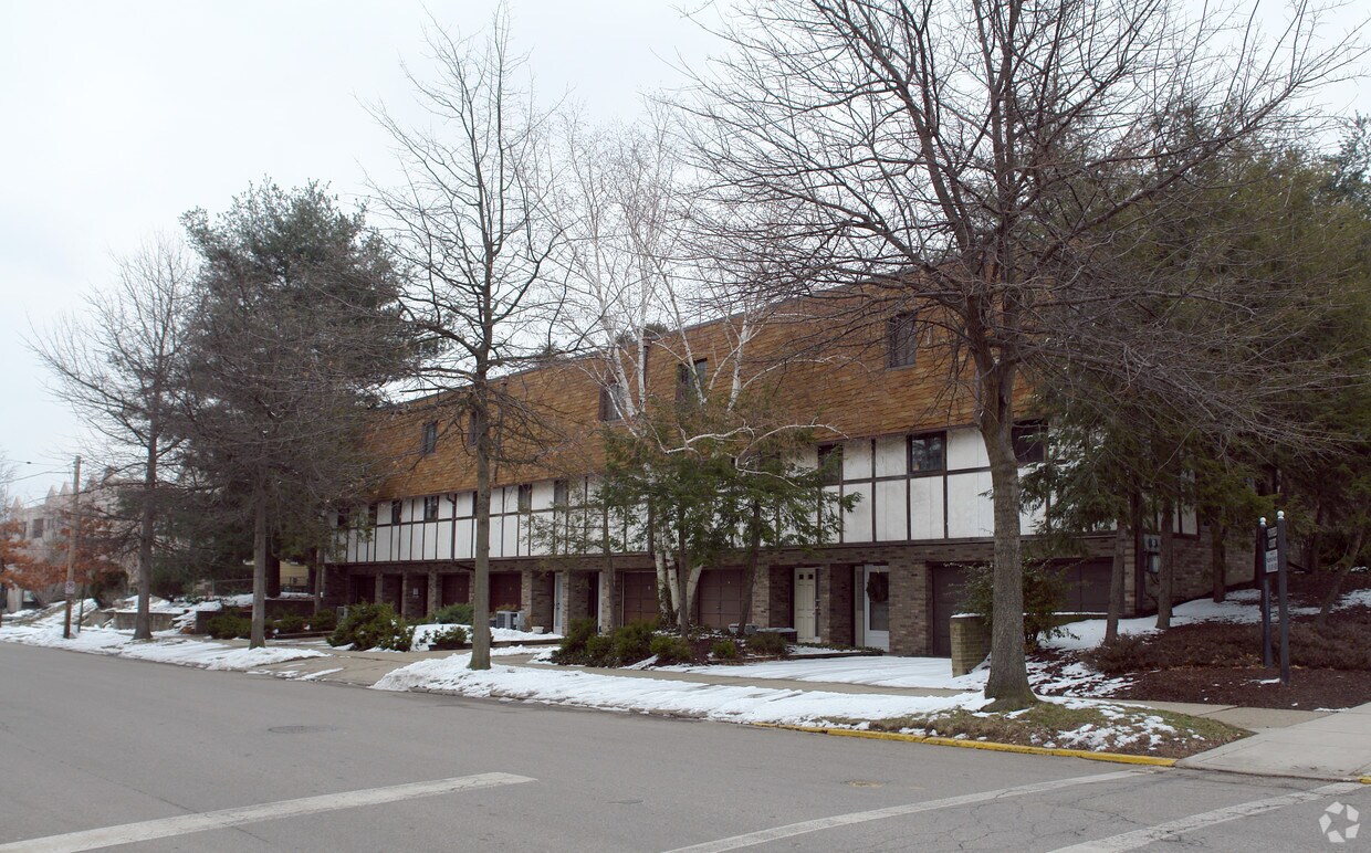 Foto del edificio - VINFRED COURT APARTMENTS