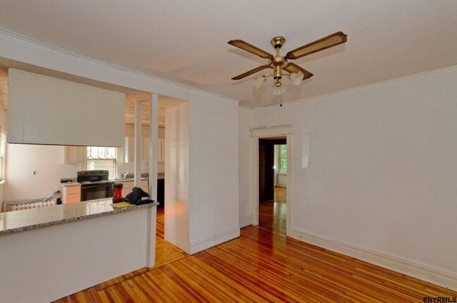 Foto del edificio - 263 W Lawrence St