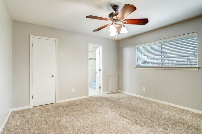 Foto del edificio - 5710 De Lange Ln
