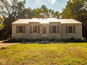 Building Photo - 373 Belcher Dr