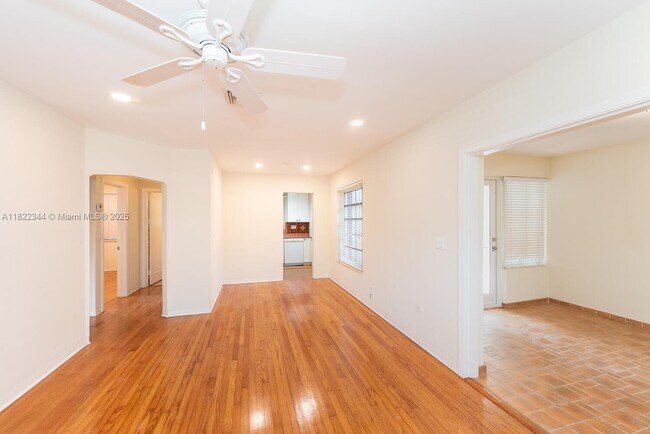 Foto del edificio - 5726 SW 42nd St