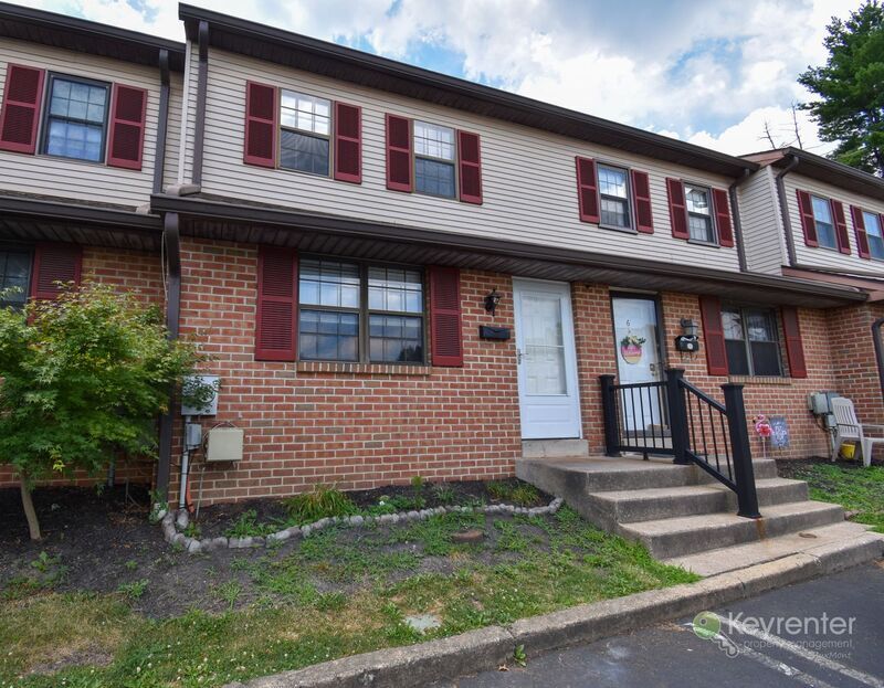 Foto principal - 1006 N York Rd