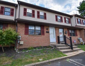 Building Photo - 1006 N York Rd