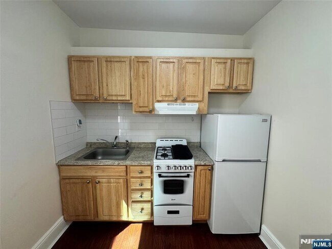 Foto del edificio - 72 W 17th St