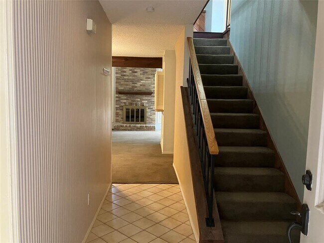 Foto del edificio - 8226 Summer Side Dr