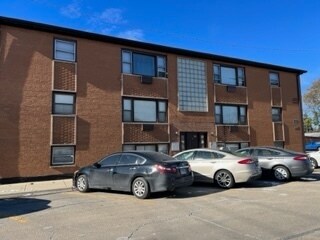 Primary Photo - 6625 Pershing Rd