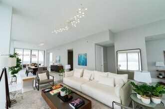 Building Photo - 16901 Collins Ave
