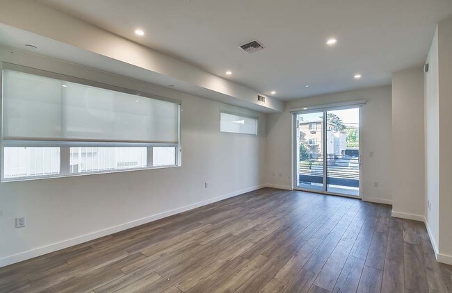 Foto del edificio - 14822 Magnolia Blvd