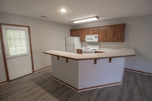 Building Photo - 1316 Valley Creek Ln