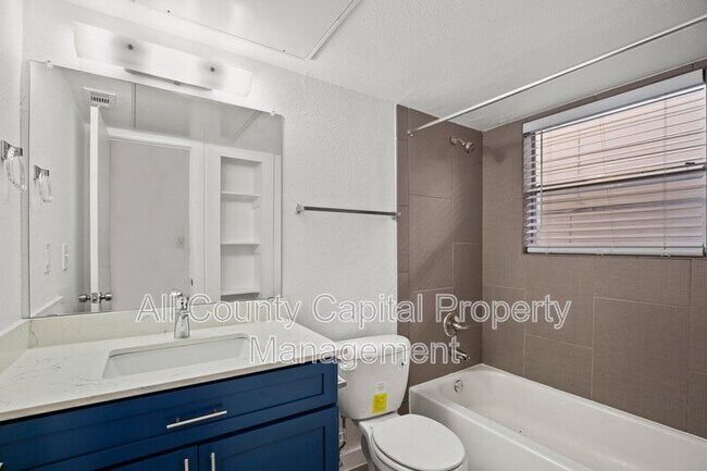Foto del edificio - 502 W 35th St
