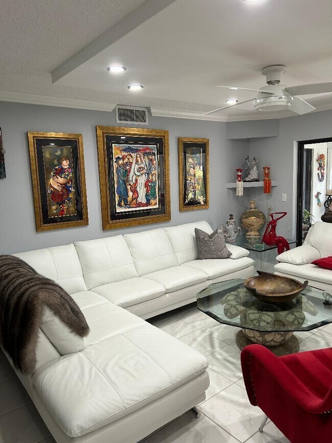 Foto del edificio - 10271 N Circle Lake Dr