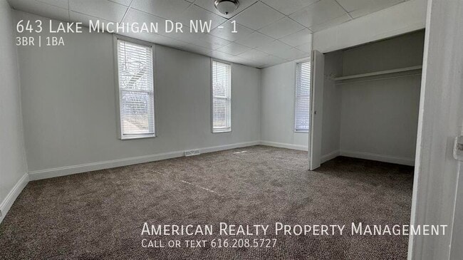 Building Photo - 643 Lake Michigan Dr NW