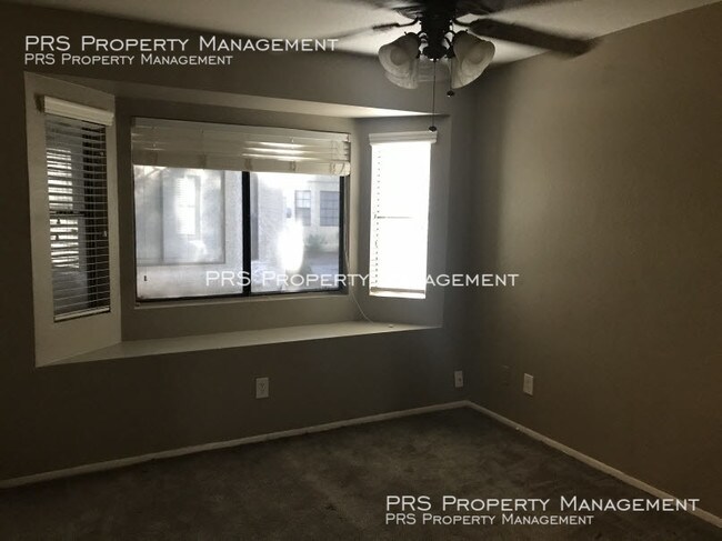 Building Photo - 925 S Longmore