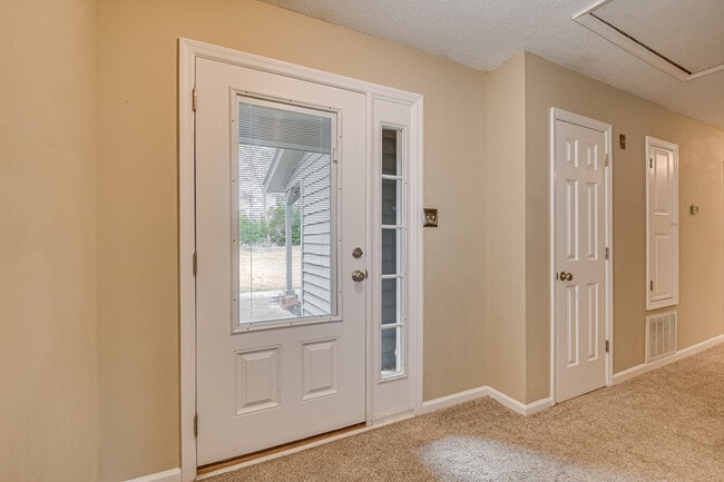 Building Photo - 4410 Goshen Lake Dr S