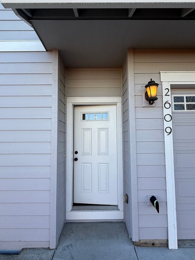 Foto del edificio - Beautifully Refurbished and updated Townhome style Home in Southeast Portland