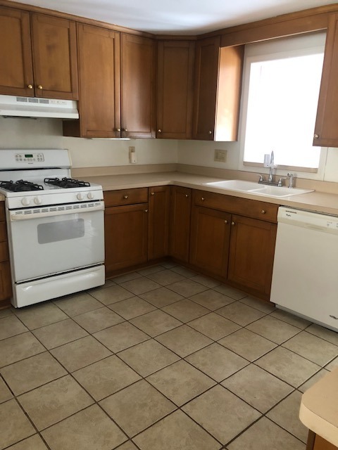 Kitchen - 509 Erie St