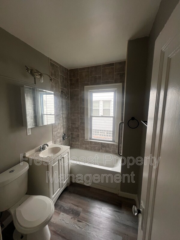 Foto del edificio - 3402 E 145th St
