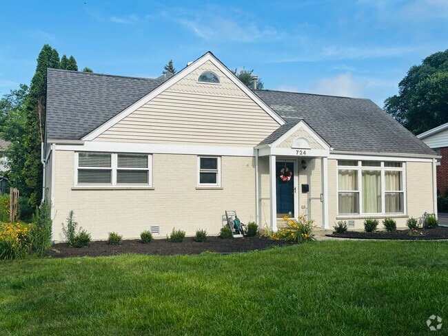 Building Photo - 724 Justina St