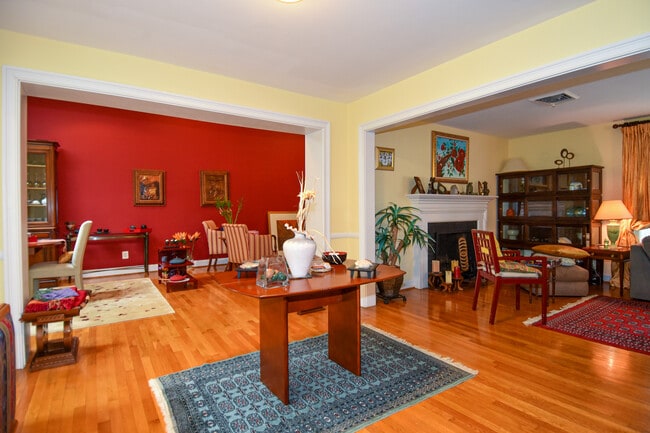 Building Photo - 5305 Cromwell Dr