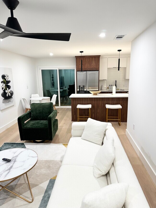 Foto del edificio - 1402 Braes Ridge Dr