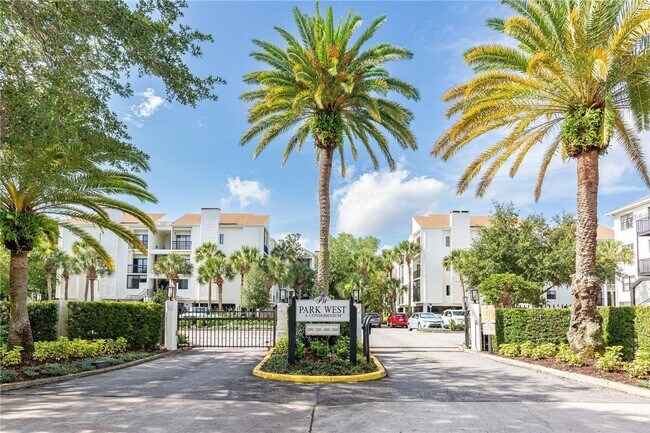 Foto del edificio - Desirable 2 Bedroom 2 Bath Condo Located i...