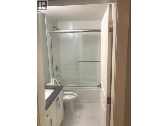 Photo du bâtiment - 13XX Hames Cres